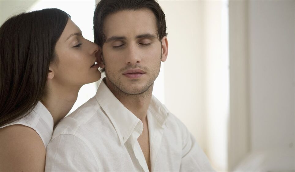 Kobieta podnieca mężczyznę